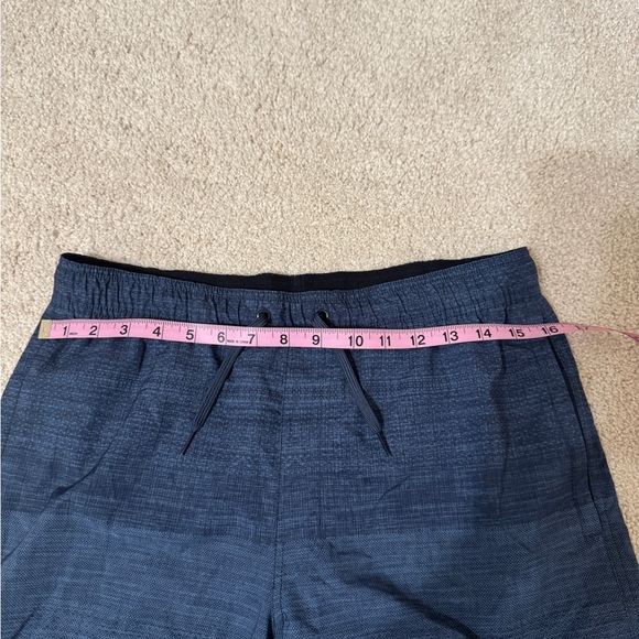 Travis Mathew Men's Blue Shorts 7” - Picture 5 of 6